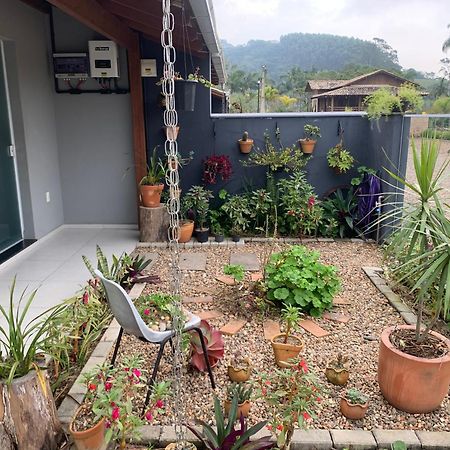 Casa Do Lago - Condominio De Casas Para Aluguel Diario E De Temporada 佩尼亚 外观 照片