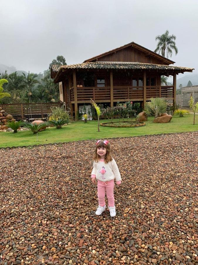 Casa Do Lago - Condominio De Casas Para Aluguel Diario E De Temporada 佩尼亚 外观 照片