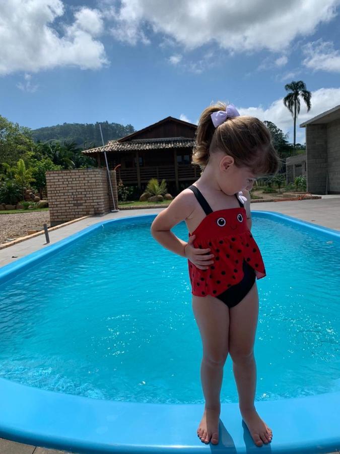 Casa Do Lago - Condominio De Casas Para Aluguel Diario E De Temporada 佩尼亚 外观 照片