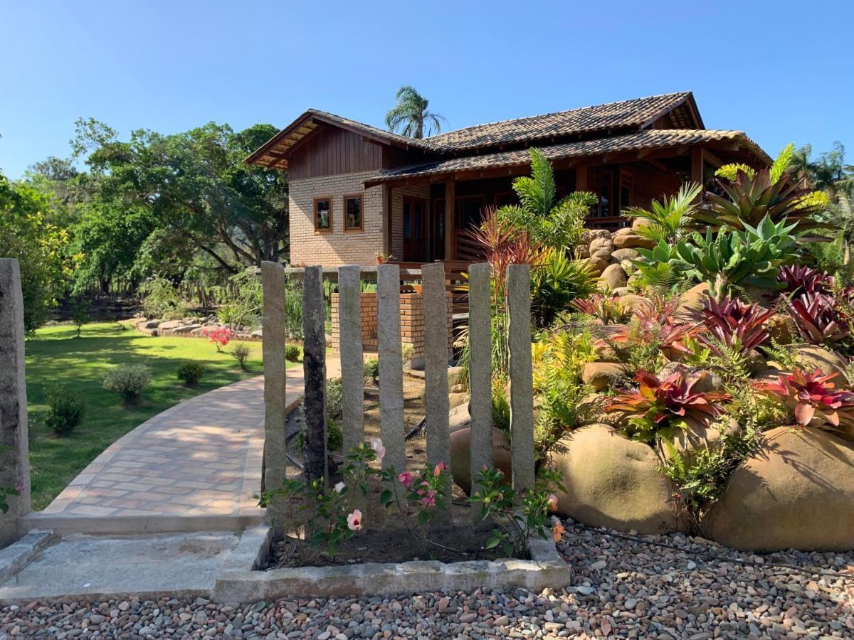 Casa Do Lago - Condominio De Casas Para Aluguel Diario E De Temporada 佩尼亚 外观 照片
